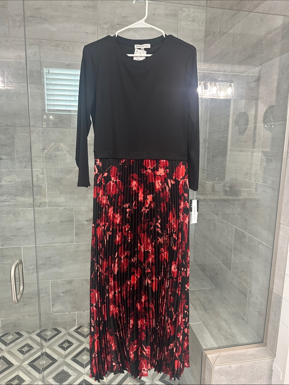 BRAND NEW style Black and Red Floral Pleated Maxi Dress - Women